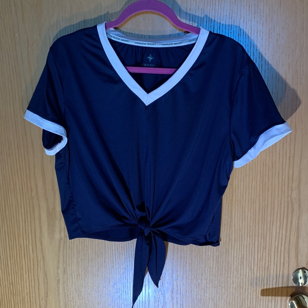 Tuckernuck Navy V-Neck Tie Front Jersey- Size M